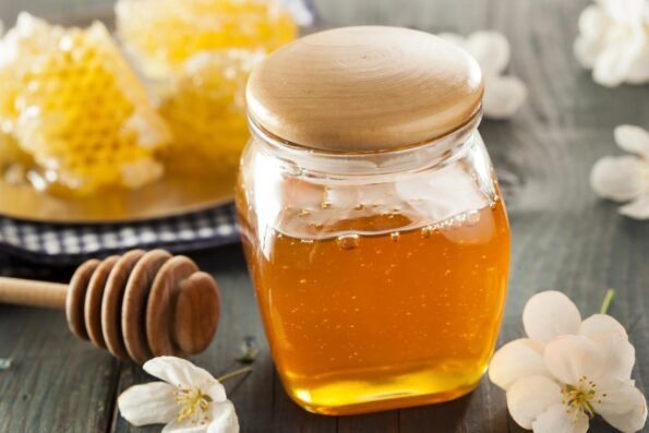 تعرف على العسل الطبيعي : ما هي خصائصه و أهم فوائده ؟